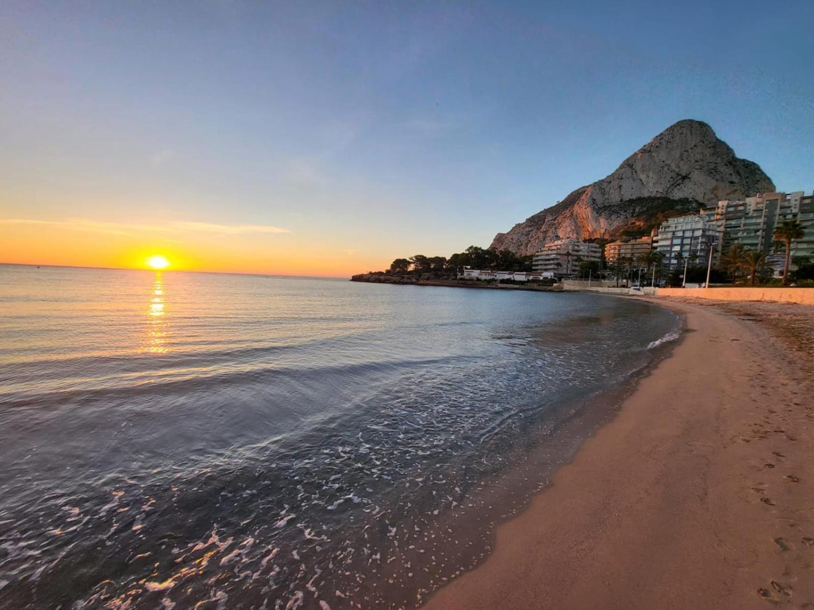 Calpe Beach II - Sea & Pool View Apartment Extérieur photo